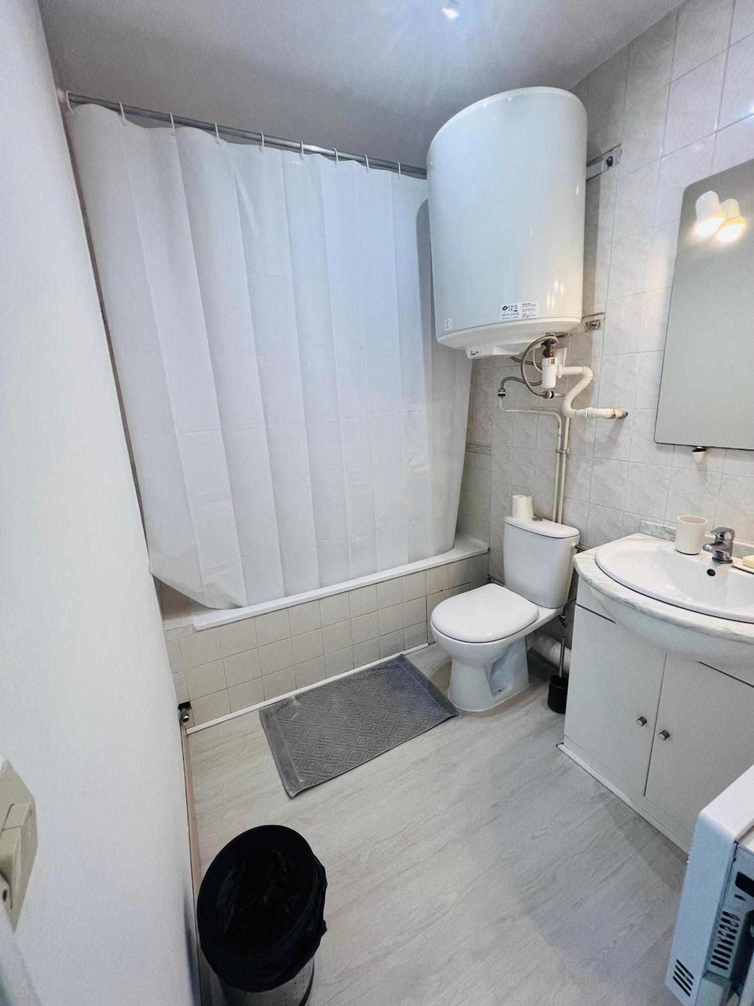 Appartement Studio4 27M2 Terrasse Parking Piscine à Saint-Laurent-du-Var Extérieur photo